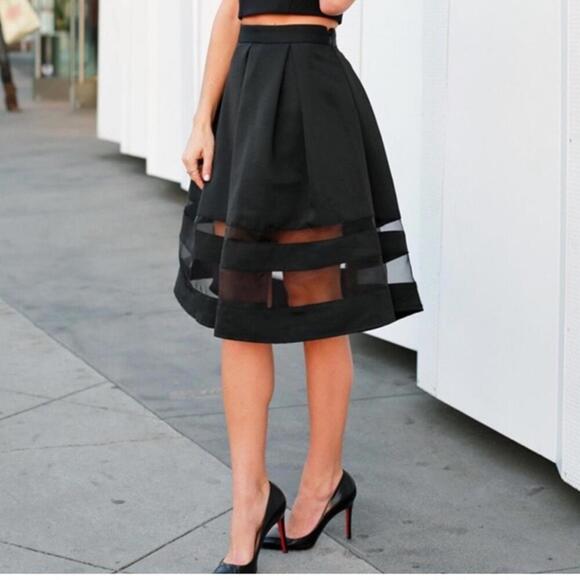 Express Pleated Midi A-line Circle Poofy skirt Sheer Panels - Black - Size 2 - Picture 2 of 5